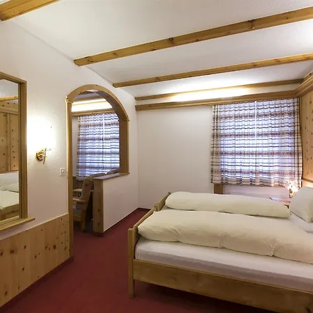 Hotel Crusch Alba Swiss 3*