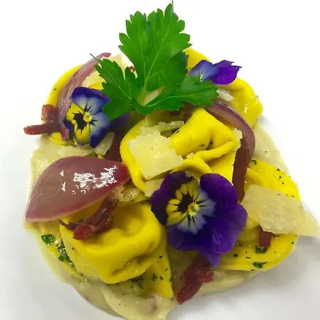 Crusch Alba Swiss Szálloda 3*